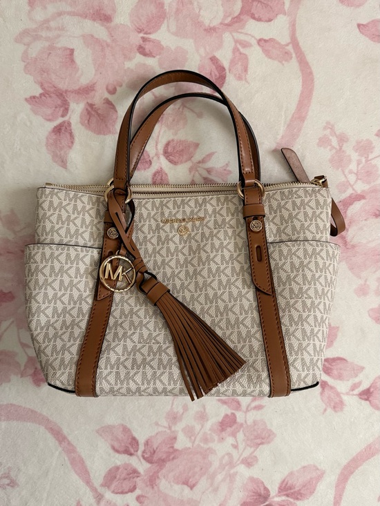 Michael Kors Handbags - Michael Kors Cream Logo Tote